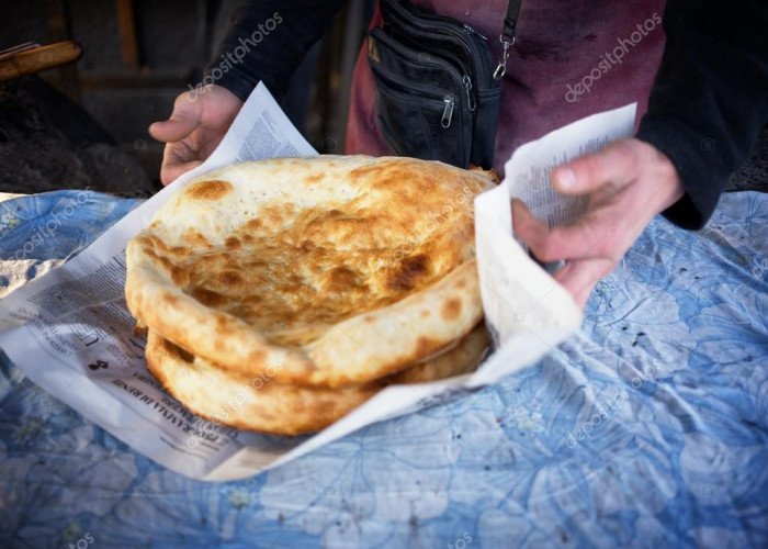 Pakistani/ Afghani Tandoor (Roti Shop / Bread Bakery) is available for sale in Main Hor Al Anz , Dubai.