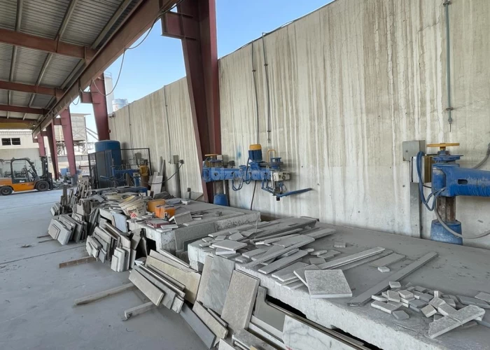 Marble Factory in ICAD 1- Abu Dhabi with 82 years lease for 60000 Dhs per year for $2.75 Million