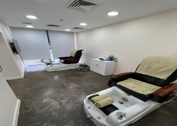 Prime Location, Well Established Men's Barbershop for Sale