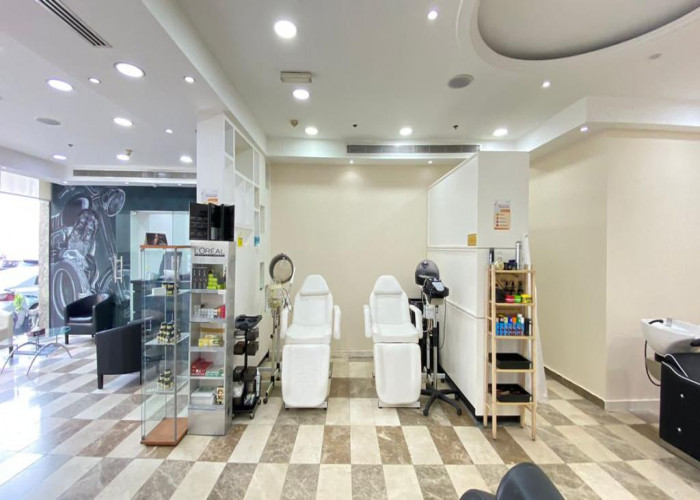 Prime Location, Well Established Men's Barbershop for Sale