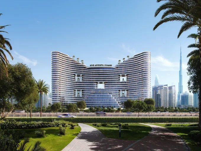 EXCEPTIONAL RETAIL SPACE |  IDEAL FOR HIGH-EXPOSURE BUSINESSES